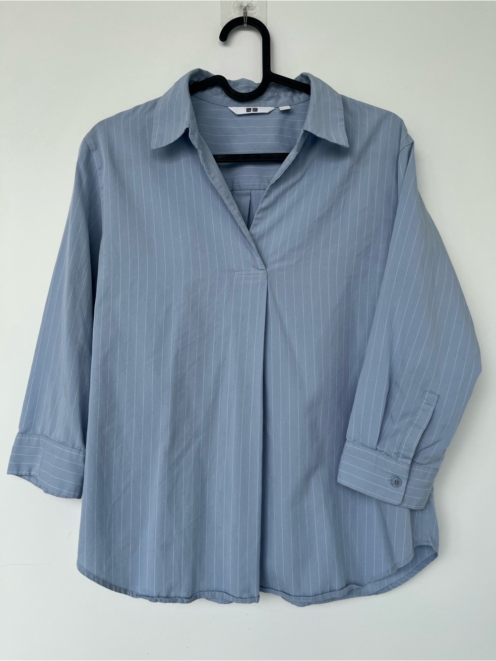 Uniqlo Stripe Blue And White Relaxed Collar Shirt